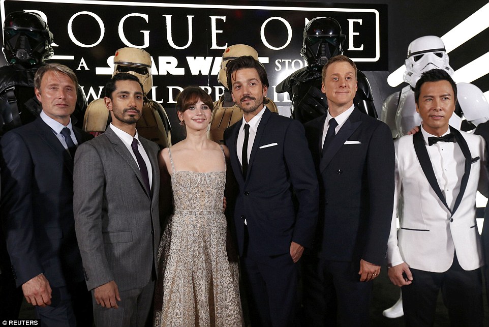 3b42539c00000578-4021408-image-a-106_1481425789406