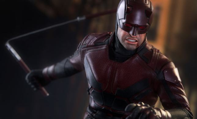 marvel-daredevil-sixth-scale-figure-hot-toys-feature-902811